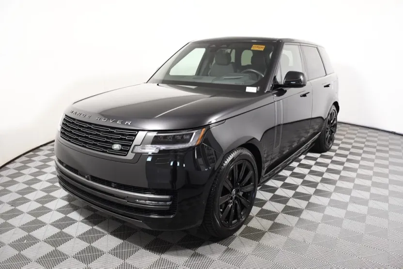 2025 Land Rover Range Rover SE photo 1