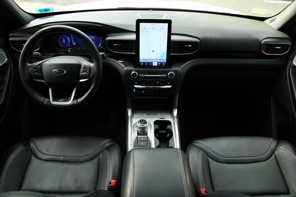 2020 Ford Explorer ST photo 1