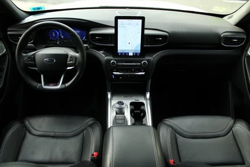 2020 Ford Explorer ST photo 1