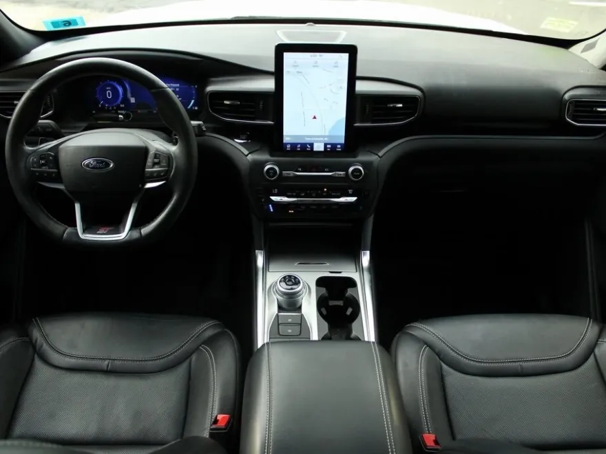 2020 Ford Explorer ST photo 1