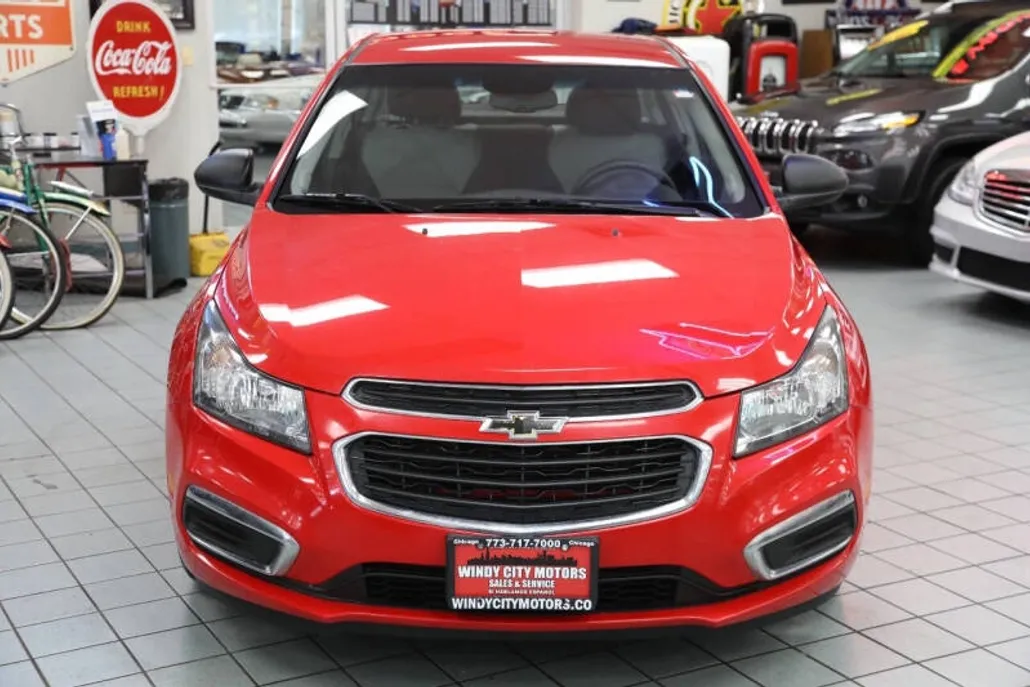 2015 Chevrolet Cruze LS photo 1