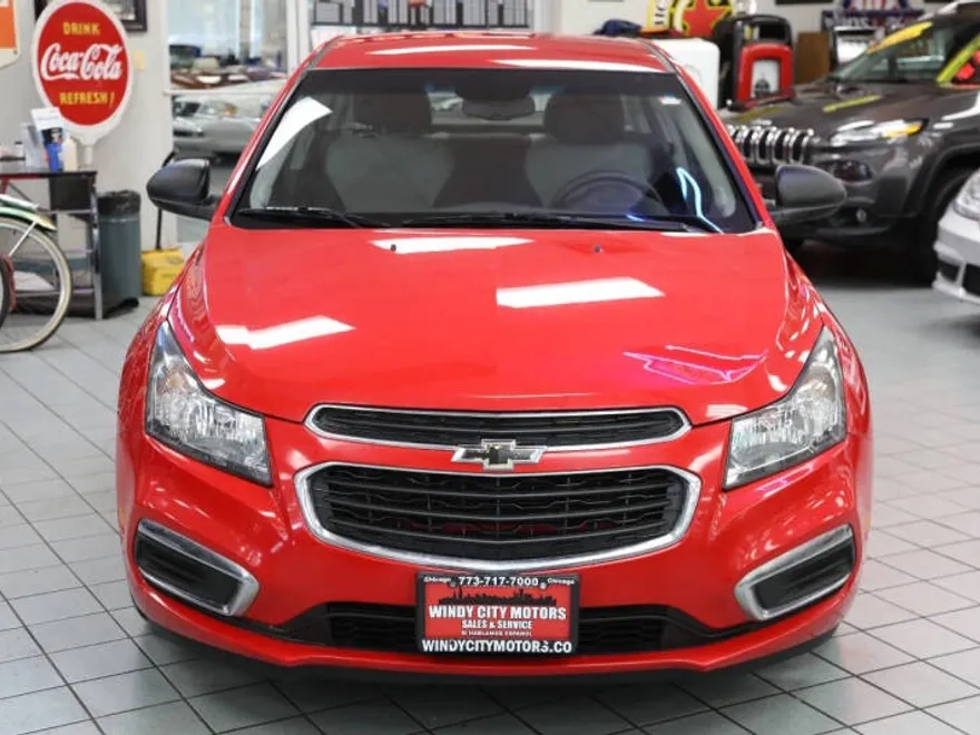 2015 Chevrolet Cruze LS photo 1