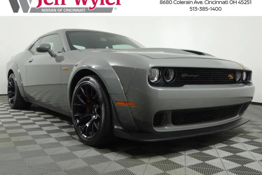 2023 Dodge Challenger R/T Scat Pack Widebody photo 1