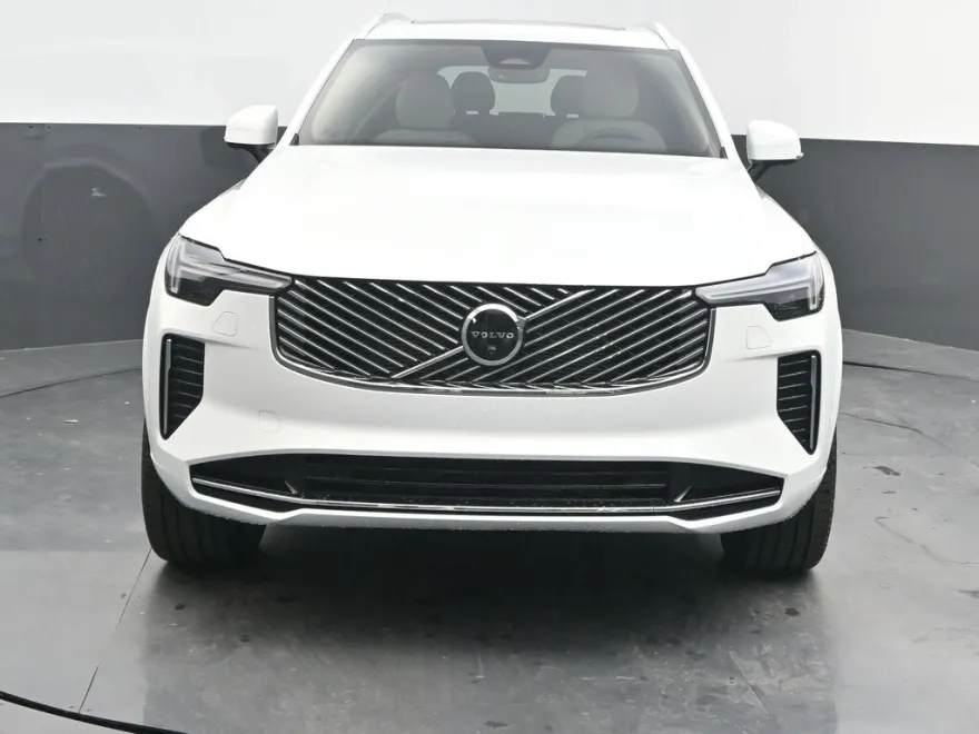 2026 Volvo XC90 B5 Plus photo 1