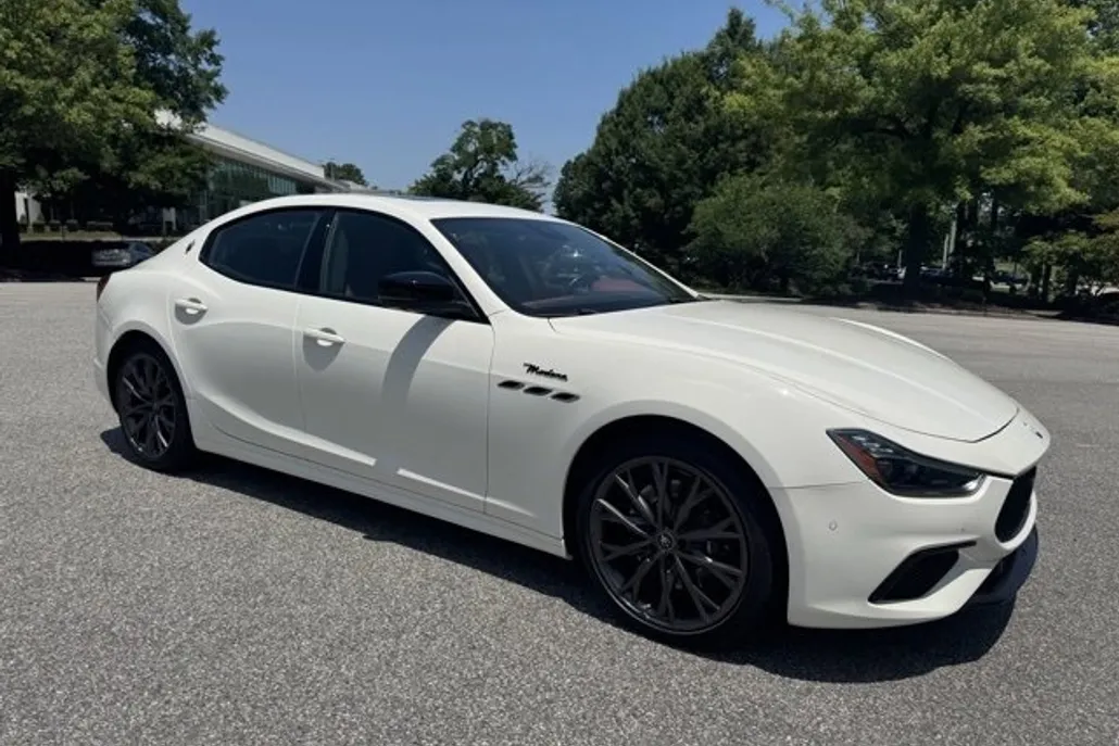 2022 Maserati Ghibli Modena Q4 photo 1