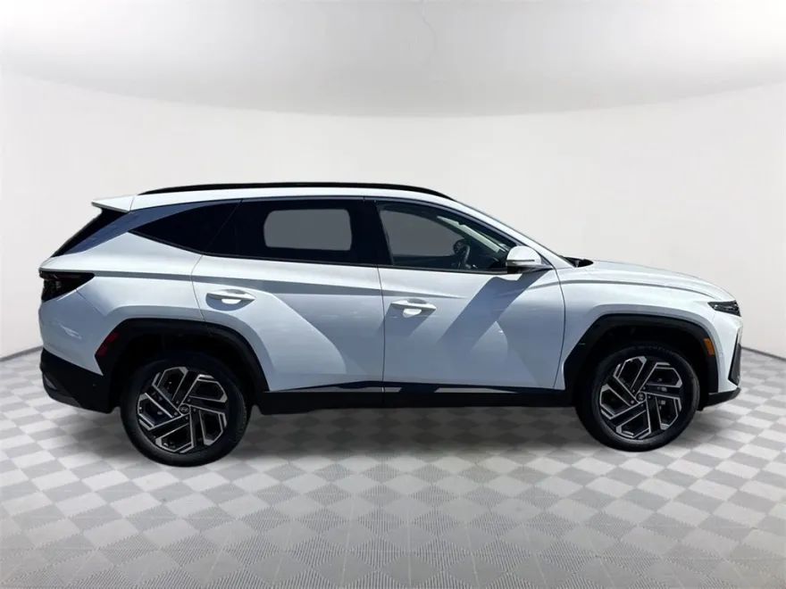 2025 Hyundai Tucson Hybrid Limited photo 1
