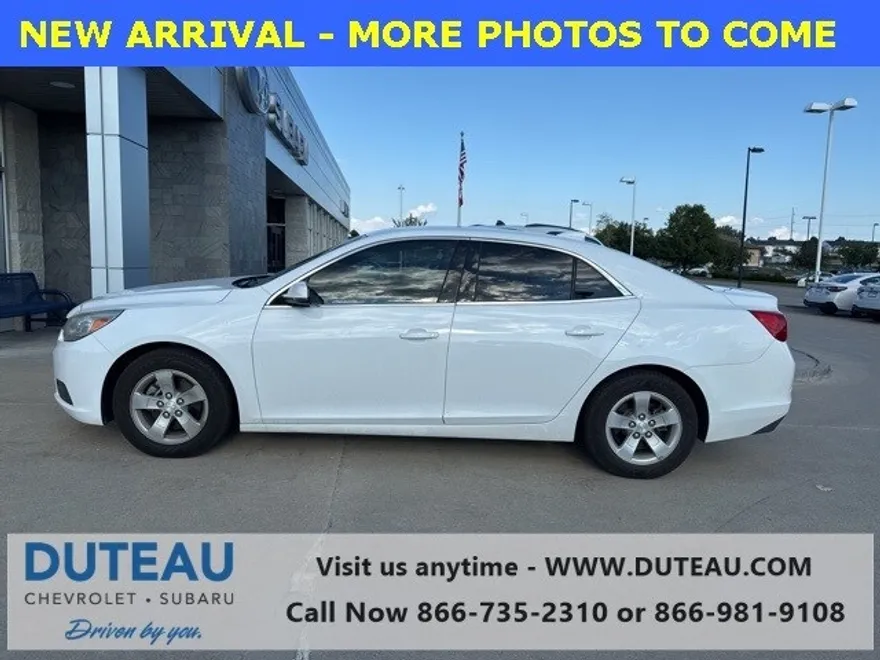 2015 Chevrolet Malibu 1LT photo 1