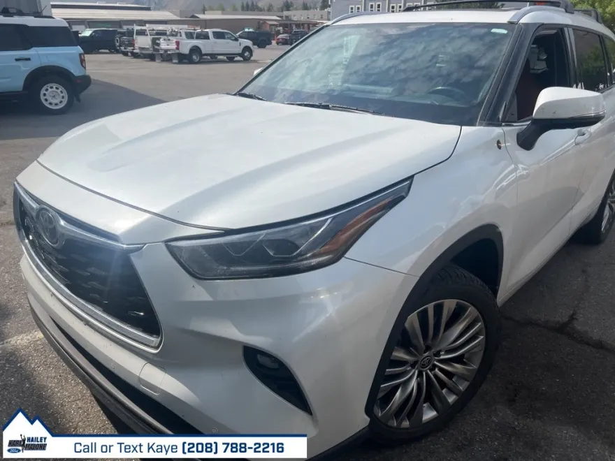 2022 Toyota Highlander Platinum photo 1