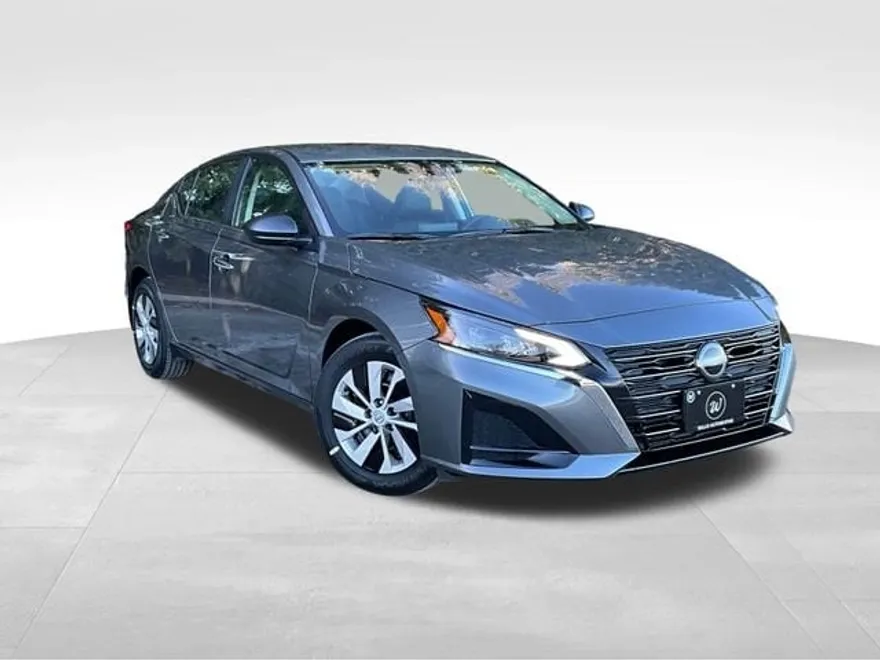 2025 Nissan Altima S photo 1