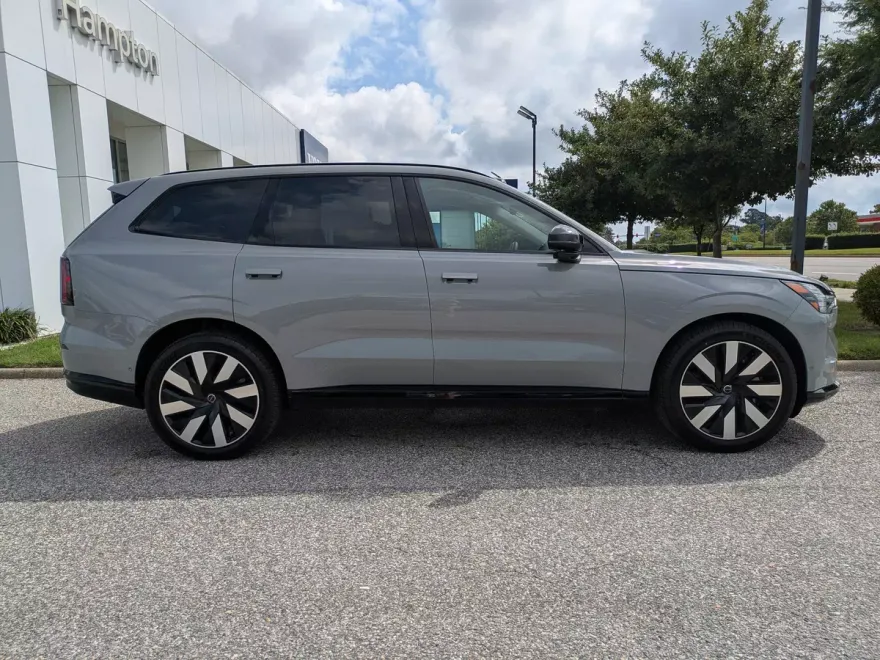 2025 Volvo EX90 Twin Motor Ultra photo 1
