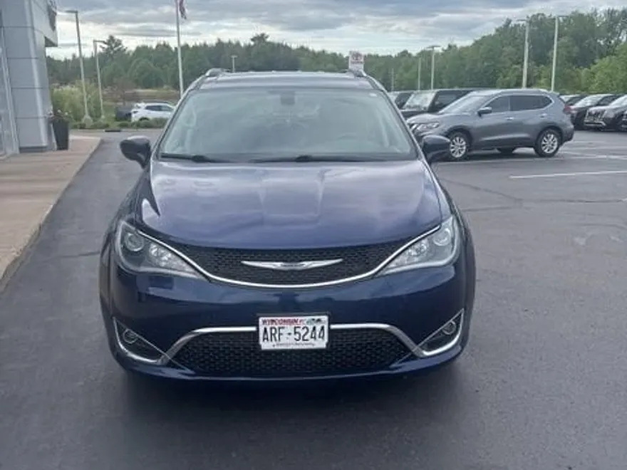 2020 Chrysler Pacifica Touring Plus photo 1