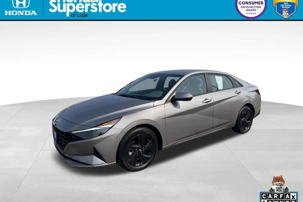 2023 Hyundai Elantra SEL photo 1