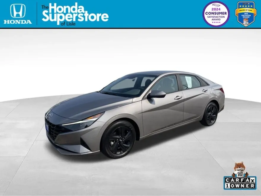 2023 Hyundai Elantra SEL photo 1