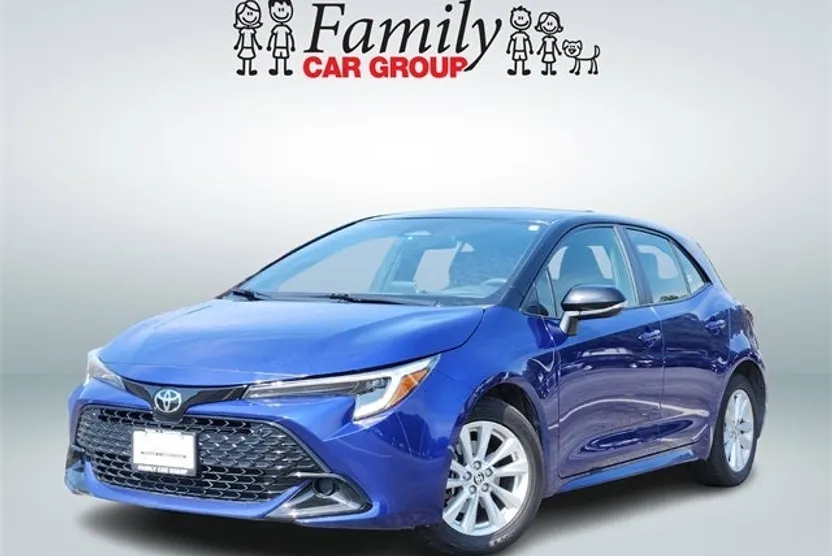 2023 Toyota Corolla SE photo 1
