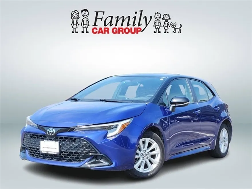 2023 Toyota Corolla SE photo 1