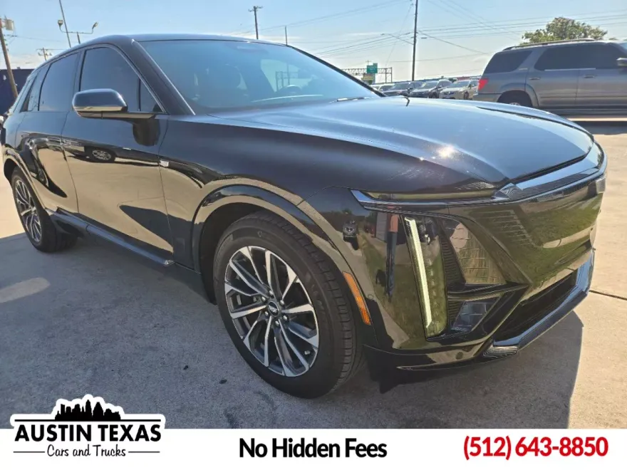 2024 Cadillac Lyriq Sport photo 1