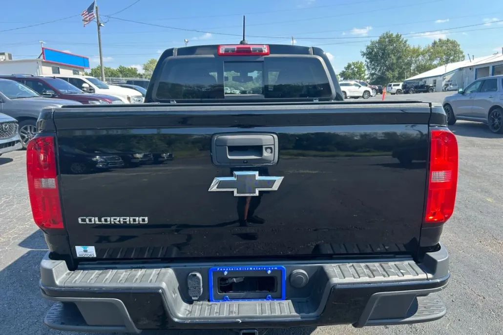 2017 Chevrolet Colorado Z71 photo 1