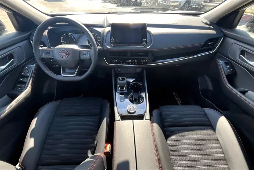 2026 Nissan Rogue SV photo 1
