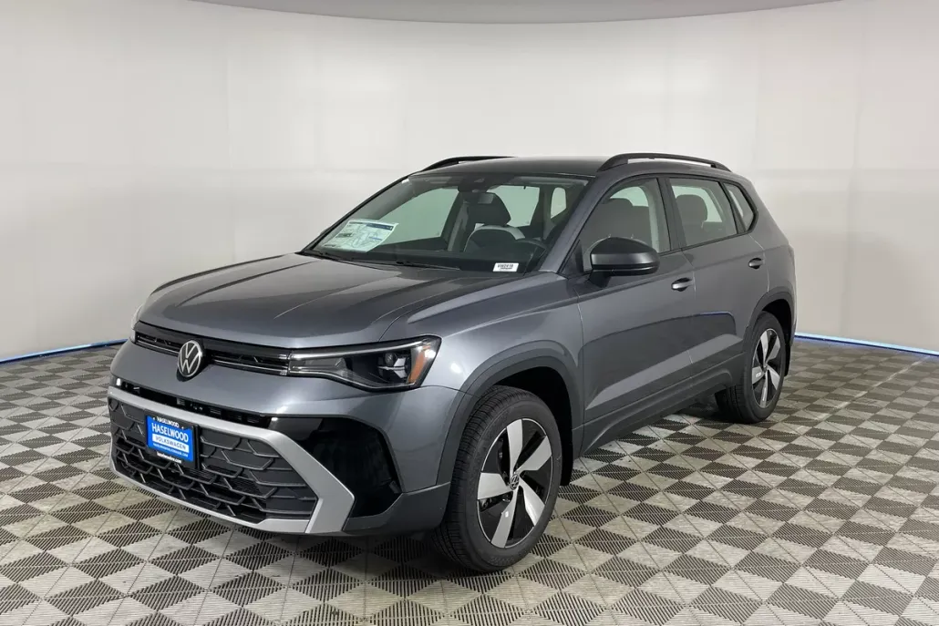 2025 Volkswagen Taos S photo 1