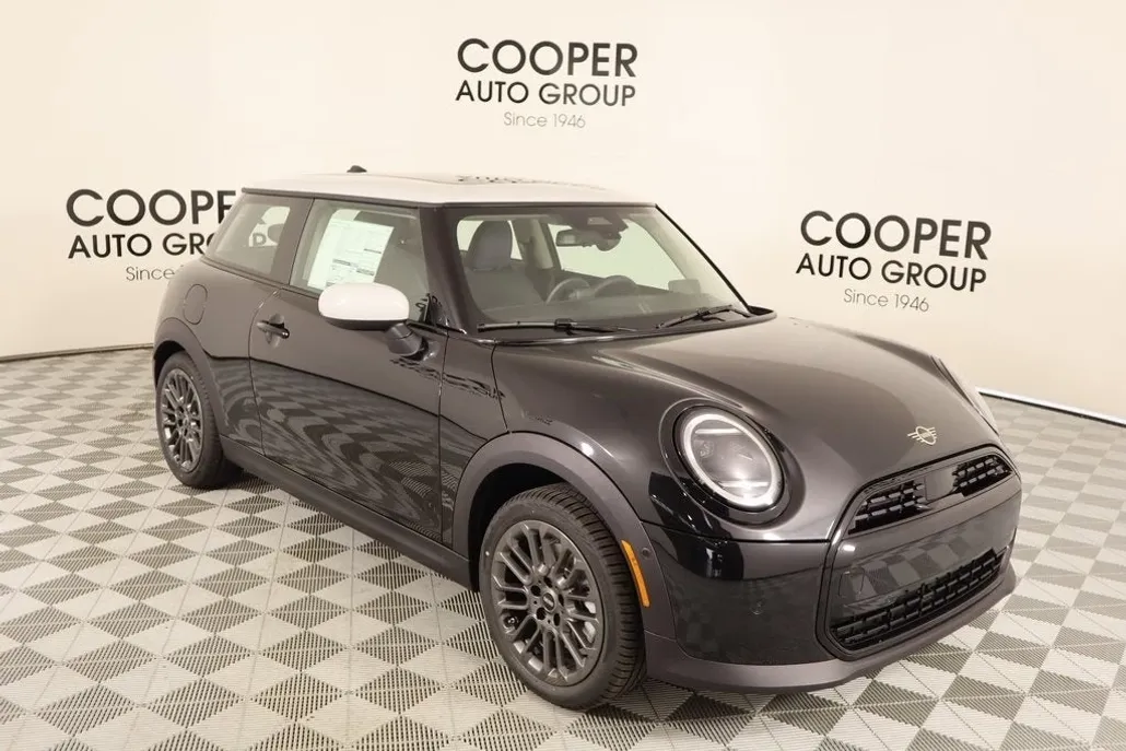 2025 Mini Cooper 2 Door Hardtop Signature photo 1