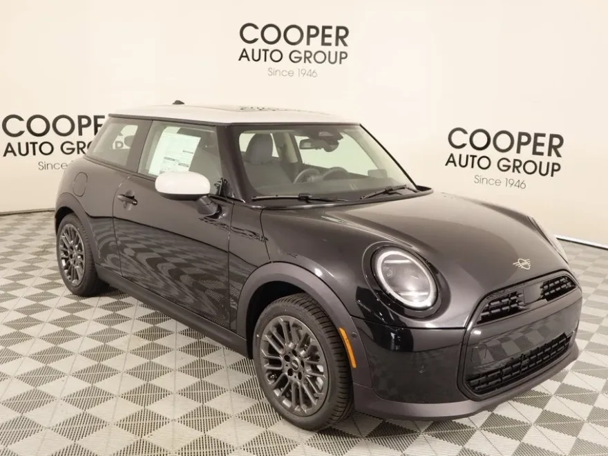2025 Mini Cooper 2 Door Hardtop Signature photo 1