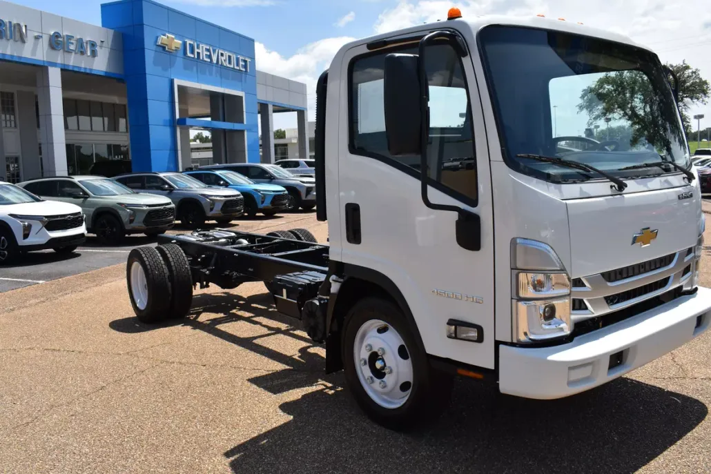 2025 Chevrolet Silverado 4500HD photo 1