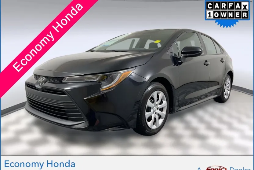 2023 Toyota Corolla LE photo 1