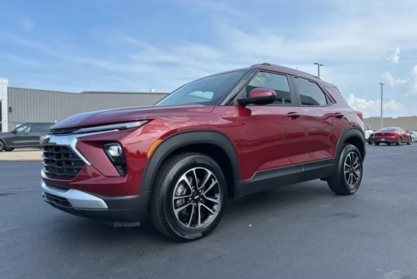 2024 Chevrolet Trailblazer LT photo 1