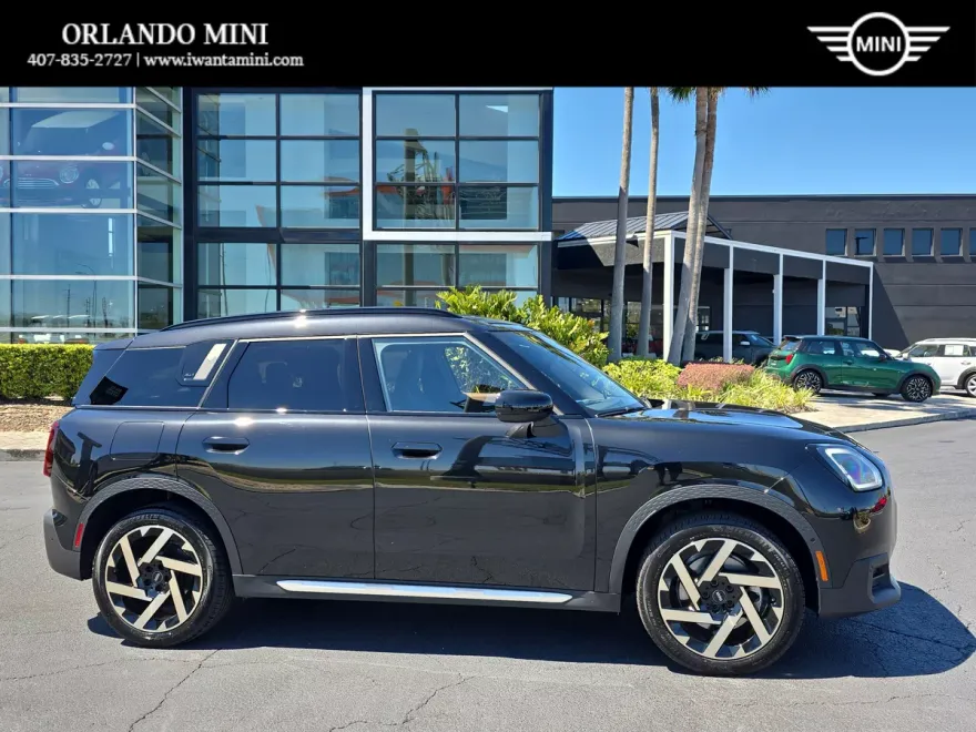 2025 Mini Countryman S ALL4 photo 1