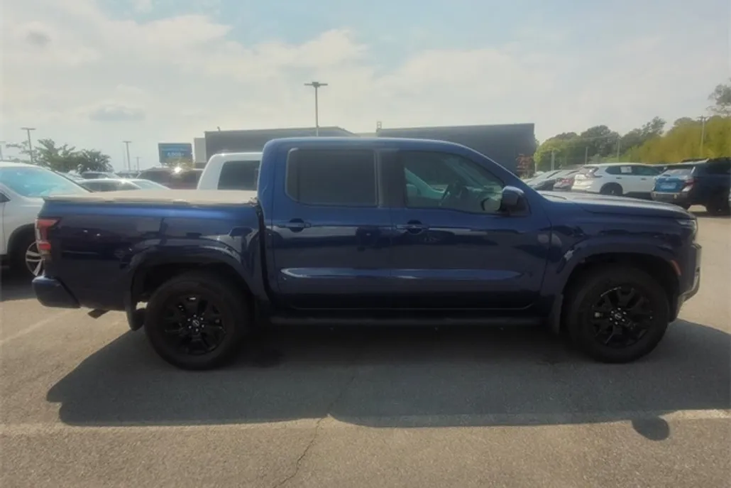 2022 Nissan Frontier SV photo 1