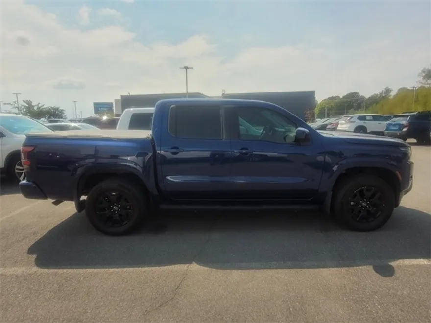 2022 Nissan Frontier SV photo 1