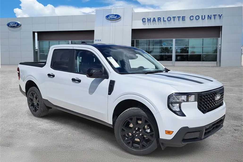 2025 Ford Maverick XLT photo 1