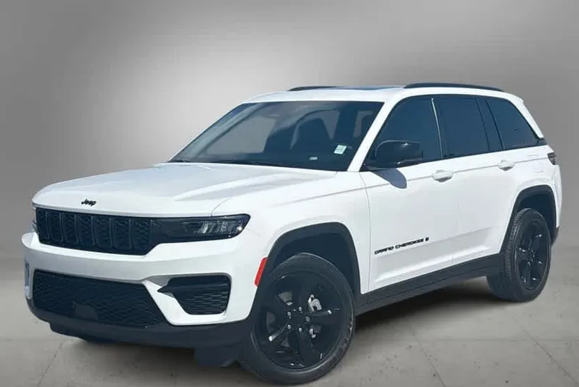 2023 Jeep Grand Cherokee Altitude photo 1