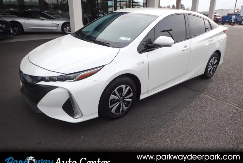 2018 Toyota Prius Prime Plus photo 1