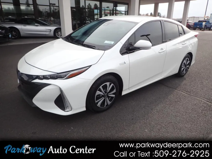 2018 Toyota Prius Prime Plus photo 1