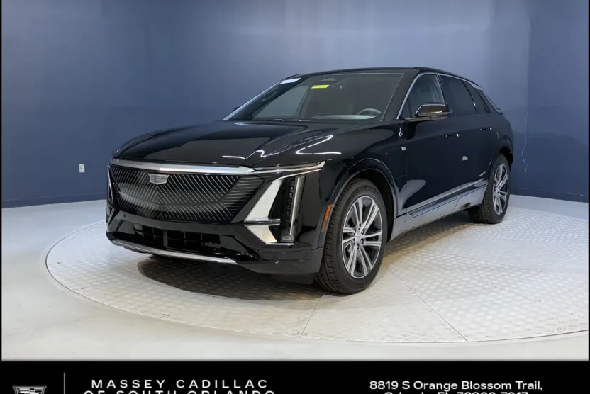 2025 Cadillac Lyriq Luxury photo 1