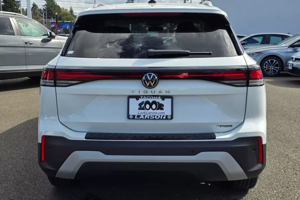 2025 Volkswagen Tiguan S photo 1