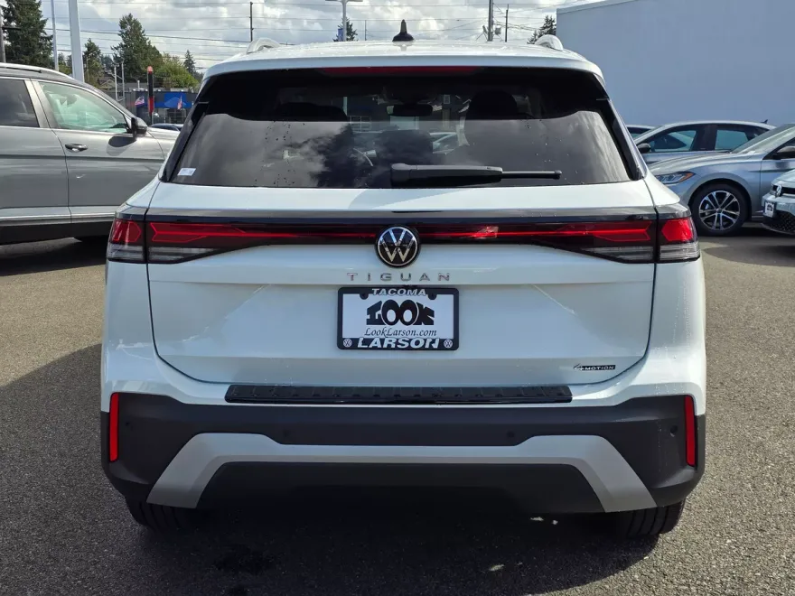 2025 Volkswagen Tiguan S photo 1