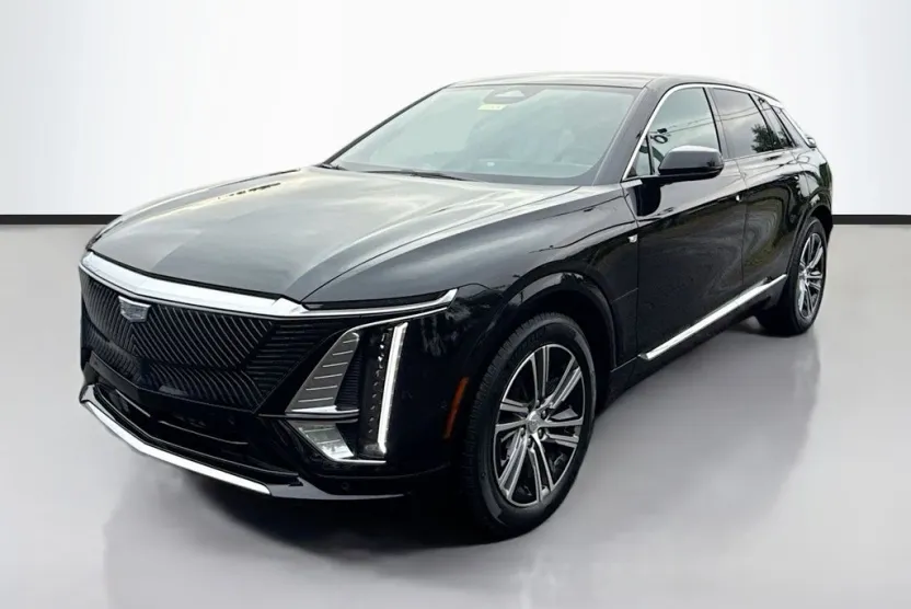 2025 Cadillac Lyriq Luxury photo 1