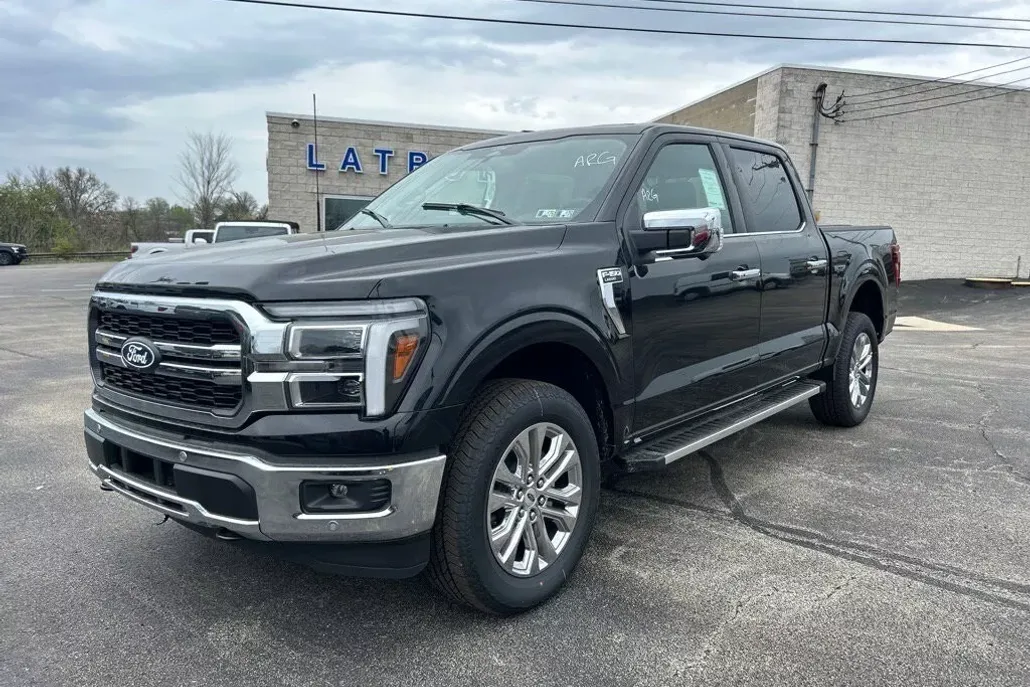 2025 Ford F-150 Lariat photo 1