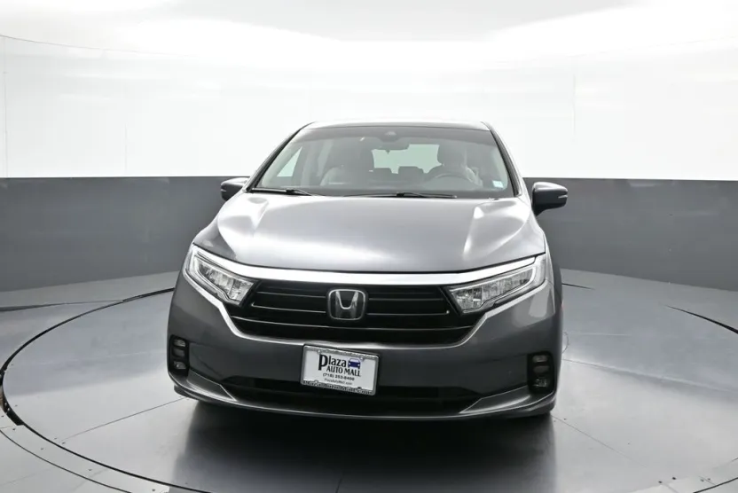 2023 Honda Odyssey Touring photo 1