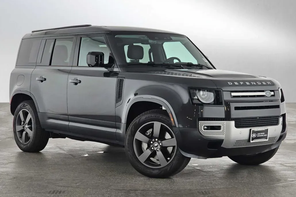 2025 Land Rover Defender S photo 1