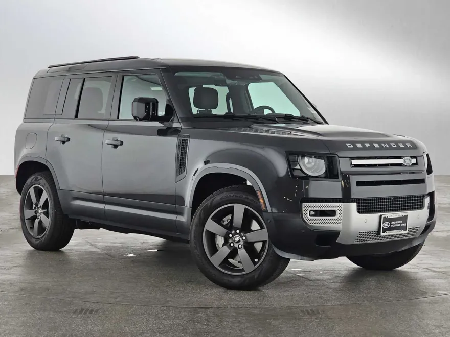 2025 Land Rover Defender S photo 1