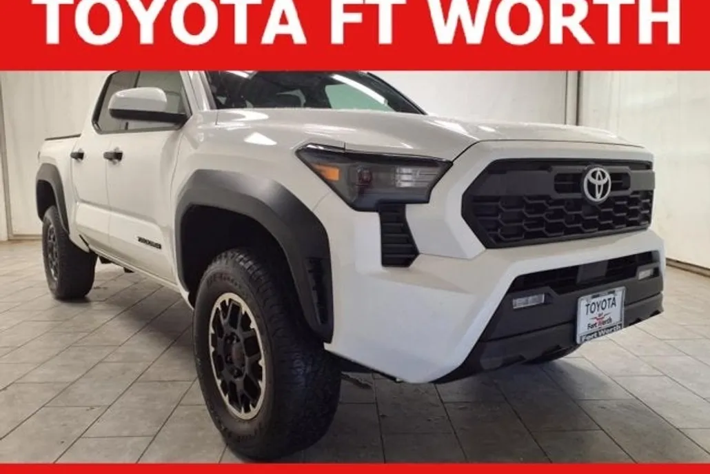 2024 Toyota Tacoma 4x4 TRD Off-Road photo 1