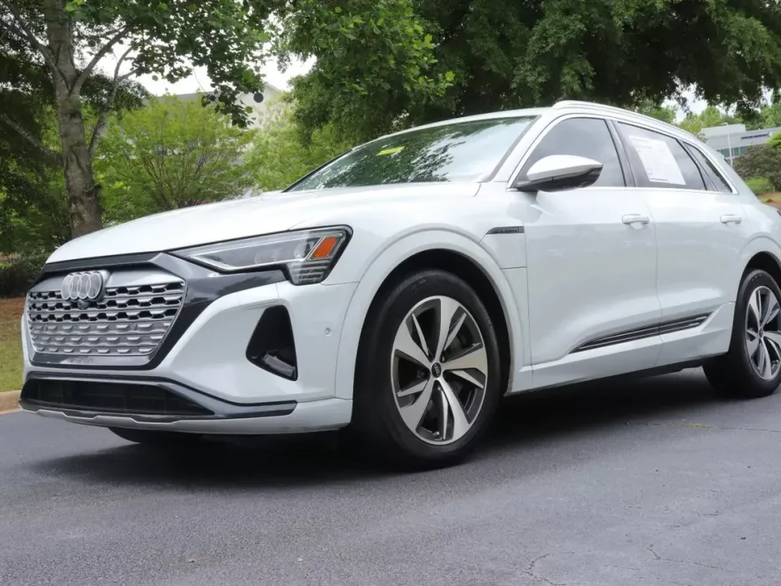 2024 Audi Q8 E-tron Premium Plus photo 1