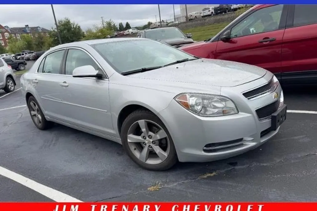 2011 Chevrolet Malibu 1LT photo 1