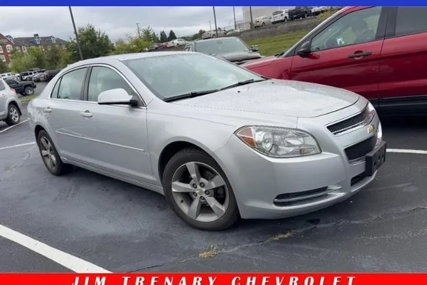 2011 Chevrolet Malibu 1LT photo 1
