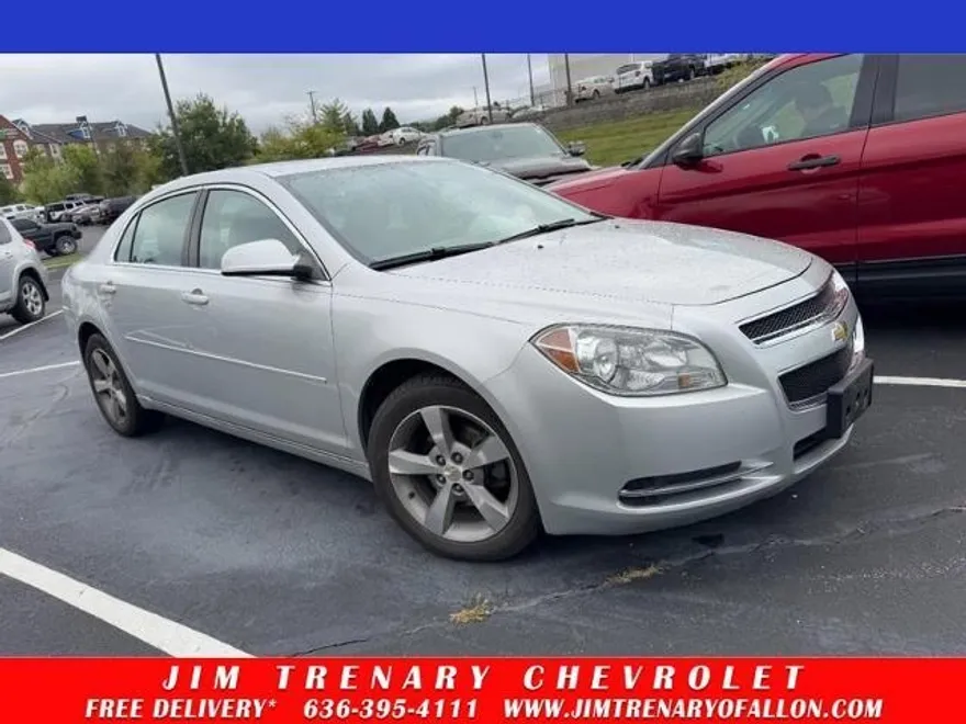 2011 Chevrolet Malibu 1LT photo 1