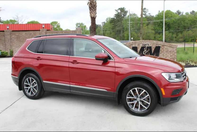 2020 Volkswagen Tiguan SE photo 1