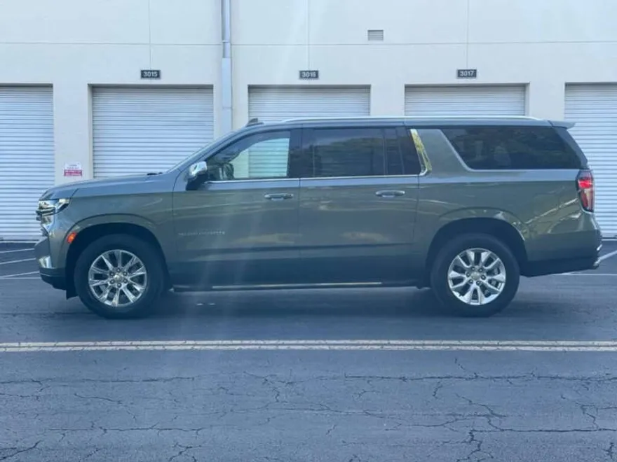 2023 Chevrolet Suburban Premier photo 1